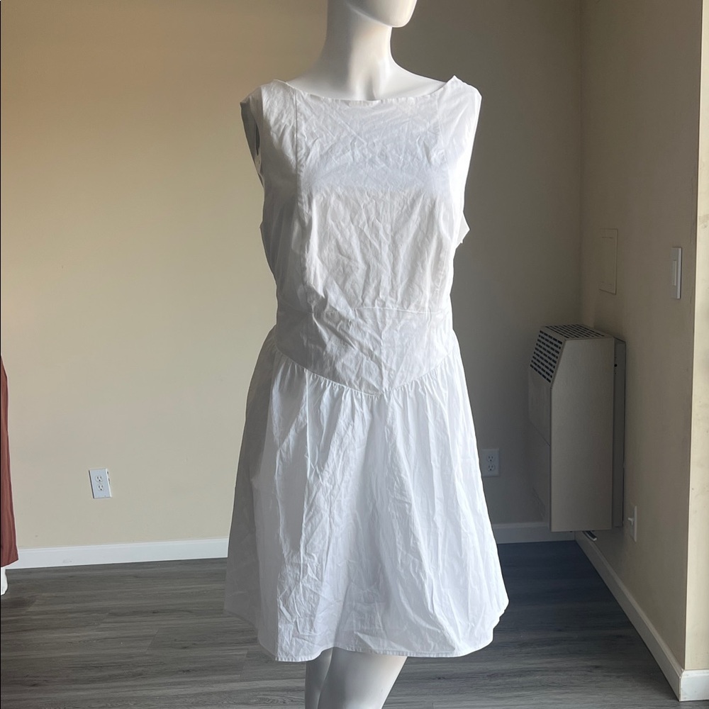 NWOT Elegant White Sleeveless Dress